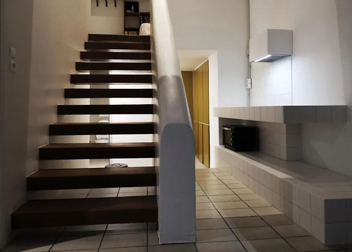 Αρχιτεκτονικό Loft Με Ιδιωτικό Κήπο
