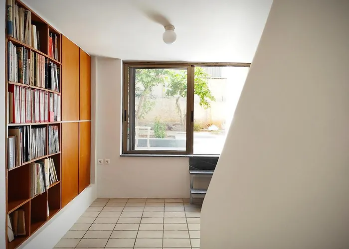 Αρχιτεκτονικό Loft Με Ιδιωτικό Κήπο